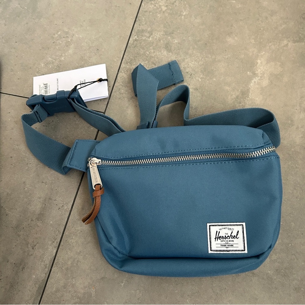 New Herschel Supply Company Fifteen Hip Pack Stellar Blue